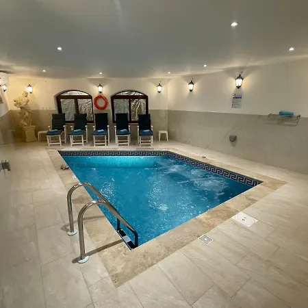 Alina Boutique Living Couette-café