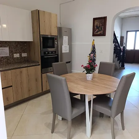 Alina Boutique Living فندق مبيت وإفطار